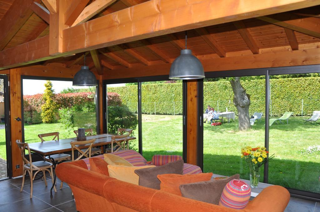 B&B La Cerisaie Francheleins Bagian luar foto