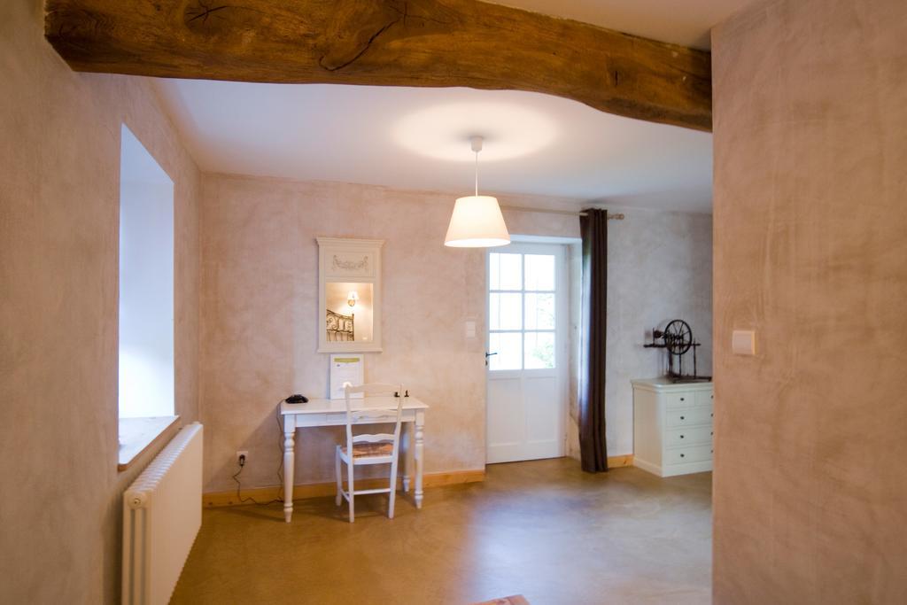 B&B La Cerisaie Francheleins Bagian luar foto