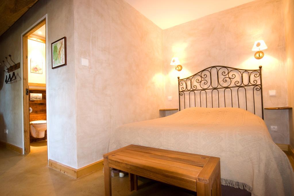 B&B La Cerisaie Francheleins Ruang foto