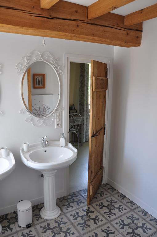B&B La Cerisaie Francheleins Ruang foto
