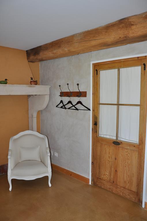 B&B La Cerisaie Francheleins Ruang foto