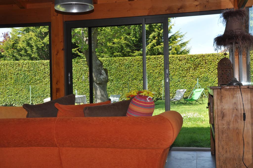 B&B La Cerisaie Francheleins Bagian luar foto
