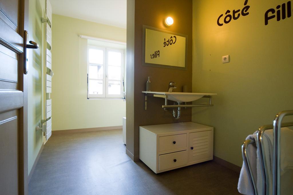 B&B La Cerisaie Francheleins Bagian luar foto